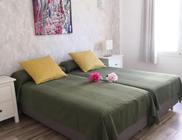 One-Bedroom Apartment with Sea View