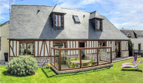 Three-Bedroom Holiday Home 