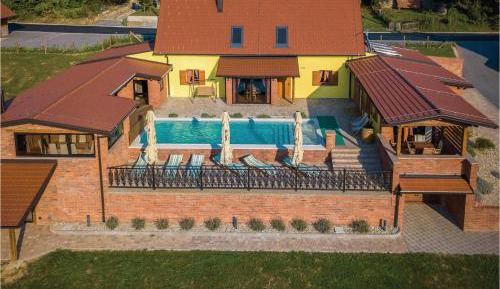 Five-Bedroom Holiday Home