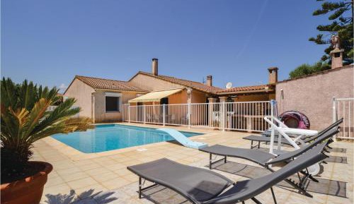 Three-Bedroom Holiday Home 