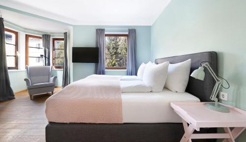 Large 2 Bedroom Apartment