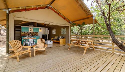 Two-Bedroom Chalet with hot tub