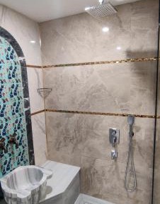 King Room with Spa Bath