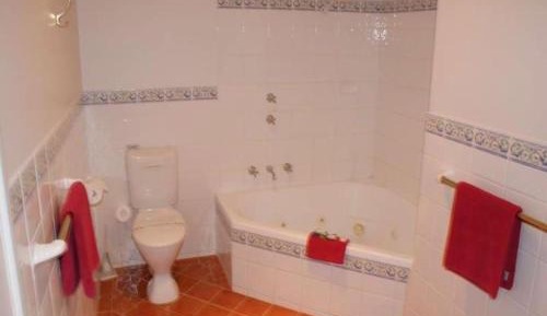 Executive Queen Room with Spa Bath 