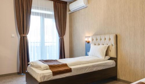 Twin Room with Mountain View