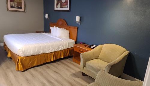 Deluxe Queen Room - Mobility Access/Non-Smoking