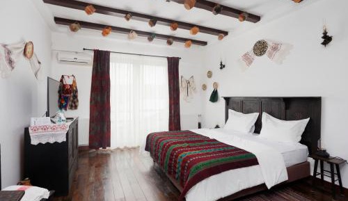 Superior Double or Twin Room with Bathtub