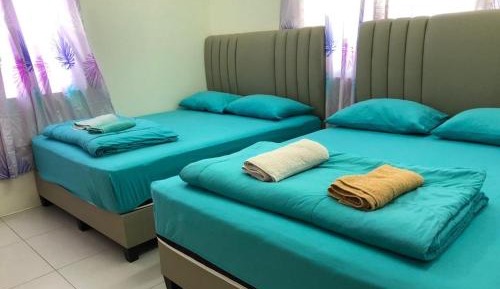 Quadruple Room with Private Bathroom