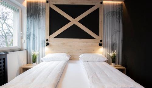 Quadruple Room with Private Bathroom