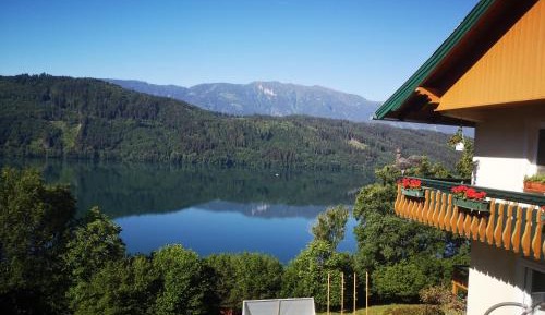 Apartment with Lake View