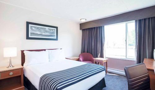 Standard Room, 1 Queen Bed