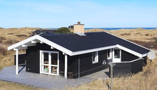 Three-Bedroom Holiday Home 
