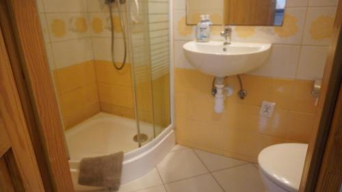 Quadruple Room with Private Bathroom