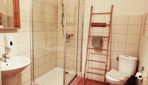 Family Room with Bathroom ( 3-8 Adults)