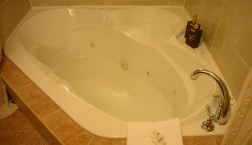 King Bed Room with Jacuzzi