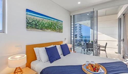 One-Bedroom Apartment with Partial Ocean View