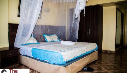Deluxe Double Room (2 Adults + 1 Child)