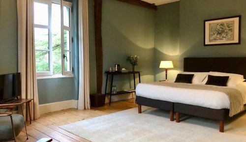 Suite with Garden View