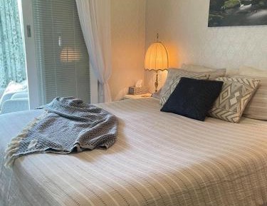 Queen Room with Garden View