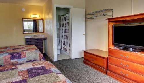 Queen Room - Non-Smoking