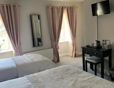 Twin Room with Private Bathroom