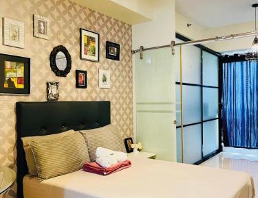 Family Room with Amenity View