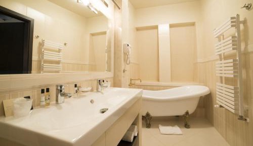 Apartment (2 Adults)