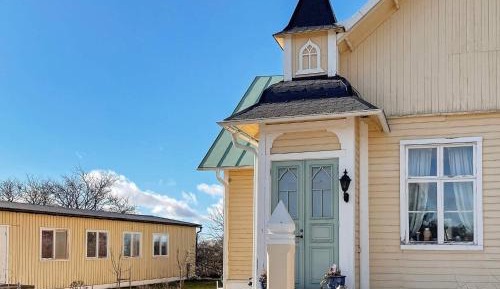 Three-Bedroom Holiday Home 