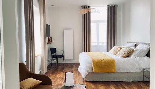 Deluxe King Suite