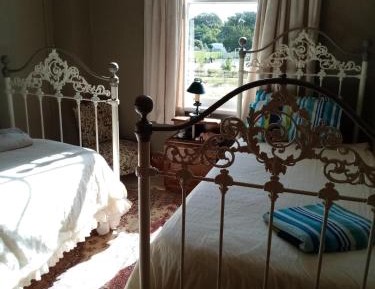 Standard Twin Room with Shared Bathroom