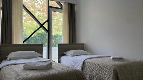 Suite with Mountain View