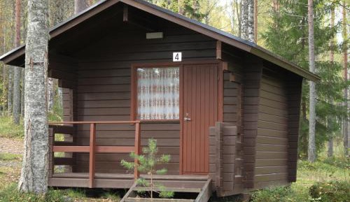 Cottage with Shared Bathroom (4 Adults)