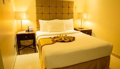 Standard Queen Room