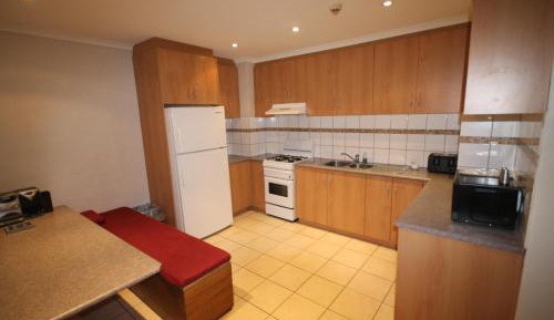 Three-Bedroom 12 Share Apartment