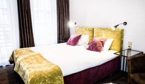 Double or Twin Room with Balcony