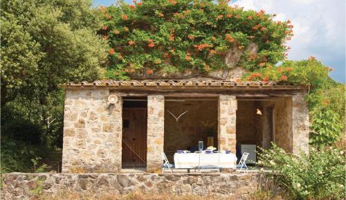 One-Bedroom Holiday Home