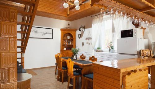 Apartment with Mountain View
