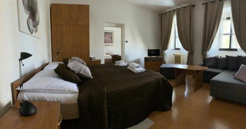 Apartment (4 Adults)