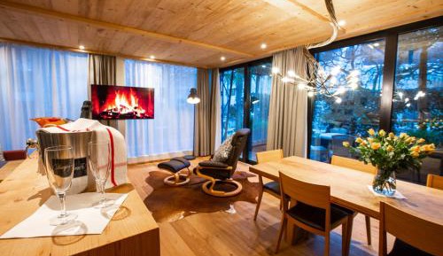 Deluxe Apartment
