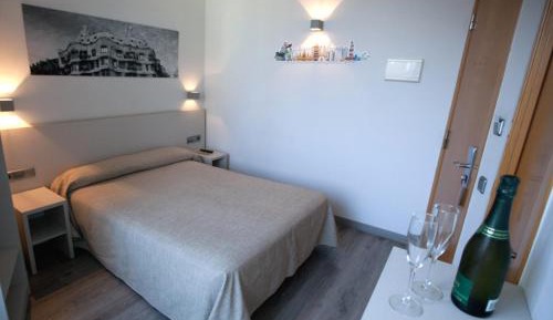 Double Room (1 Adult)