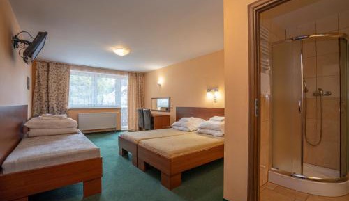 Quadruple Room with Private Bathroom