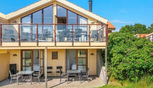 Three-Bedroom Holiday Home 