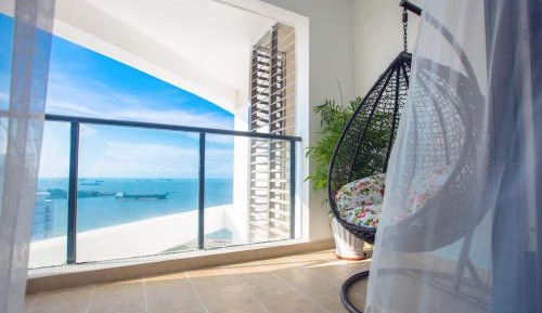 One-Bedroom Suite with Sea View