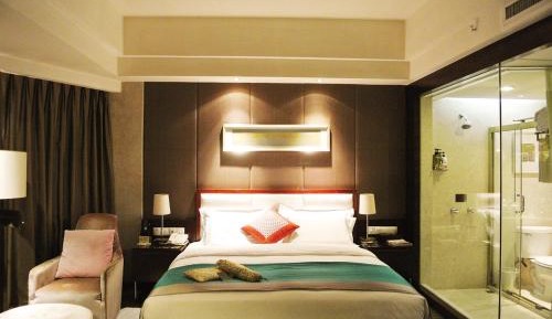 Executive Deluxe Queen Room
