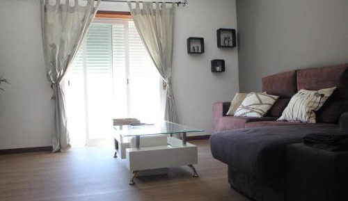 Twin Room with Shared Bathroom