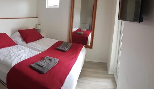 Quadruple Room with Private Bathroom