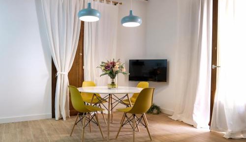One-Bedroom Apartment with Balcony