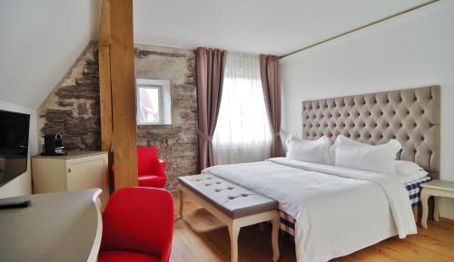 Superior Deluxe Double or Twin Room 
