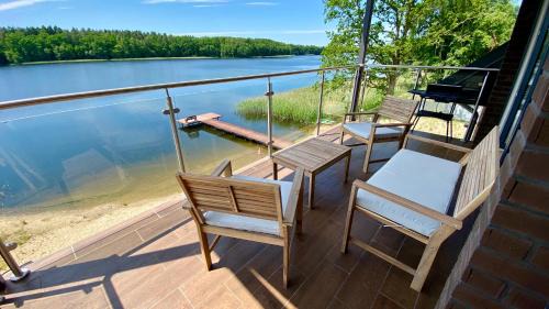 Apartment with Lake View