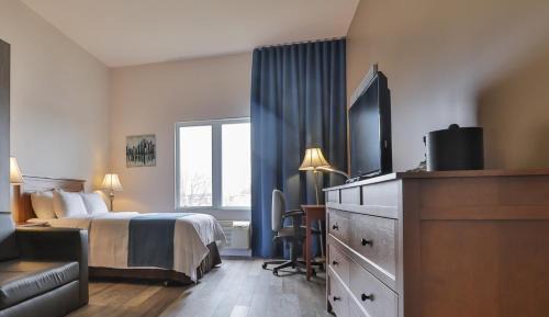 Double Room with Sofa Bed and Mobility Access - Non-Smoking